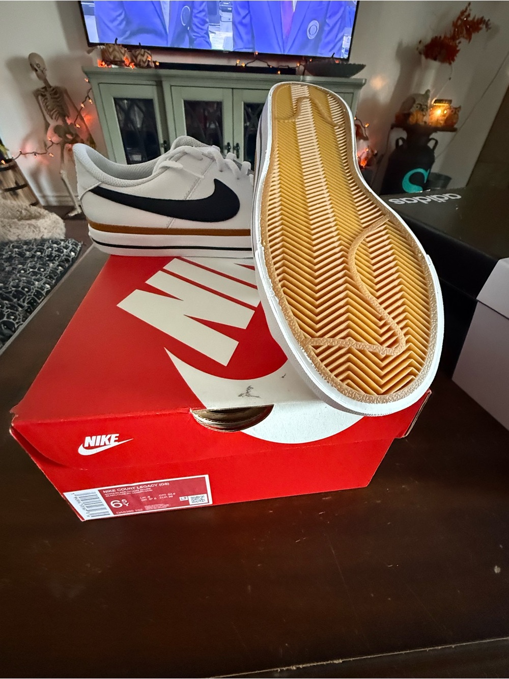 Nike Men’s White Black and Gold Low-Top Sneakers